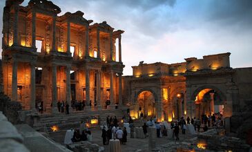 MUHTEŞEM IŞIKLAR İÇİNDE GECE EFES TURU